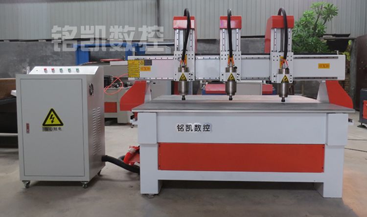 1315獨立3多頭雕刻機